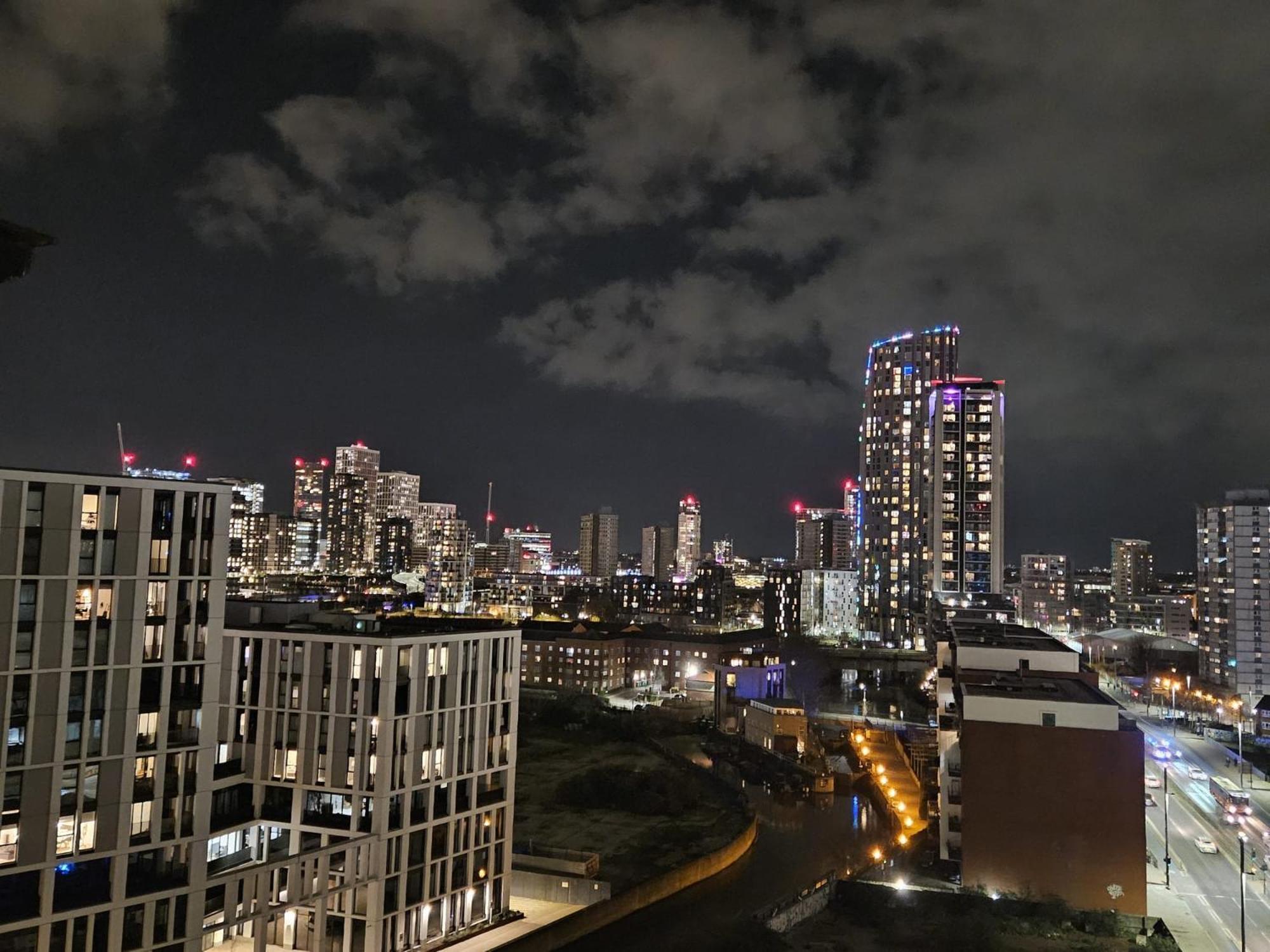 Abba Corner Apartment Лондон Екстериор снимка