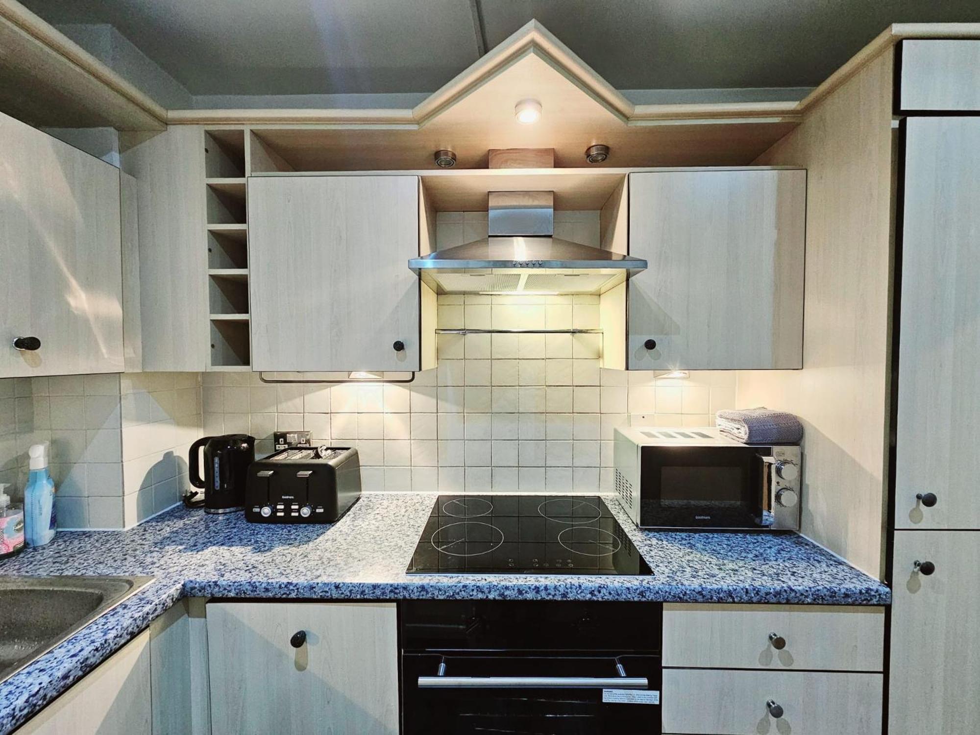 Abba Corner Apartment Лондон Екстериор снимка
