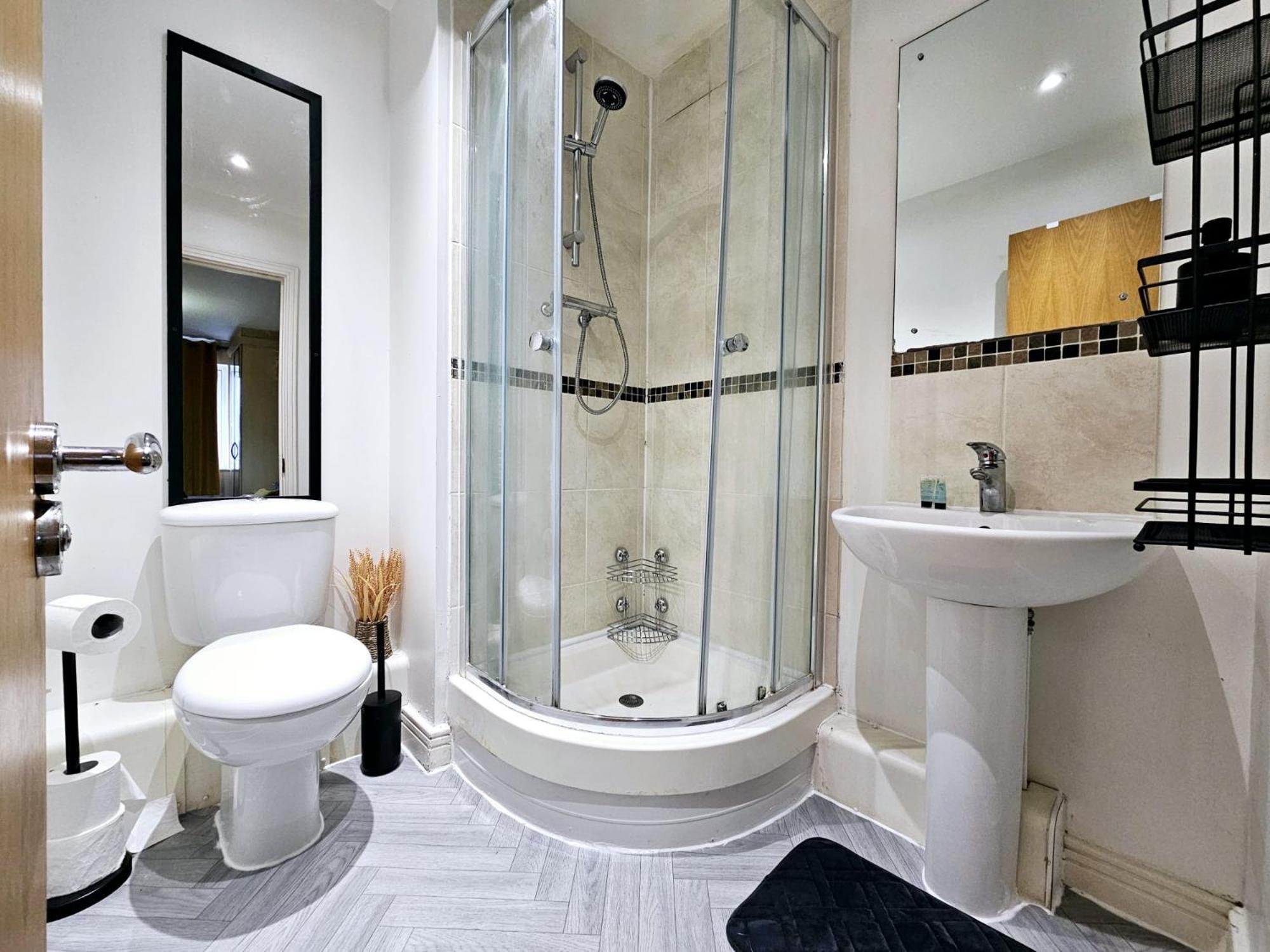 Abba Corner Apartment Лондон Екстериор снимка