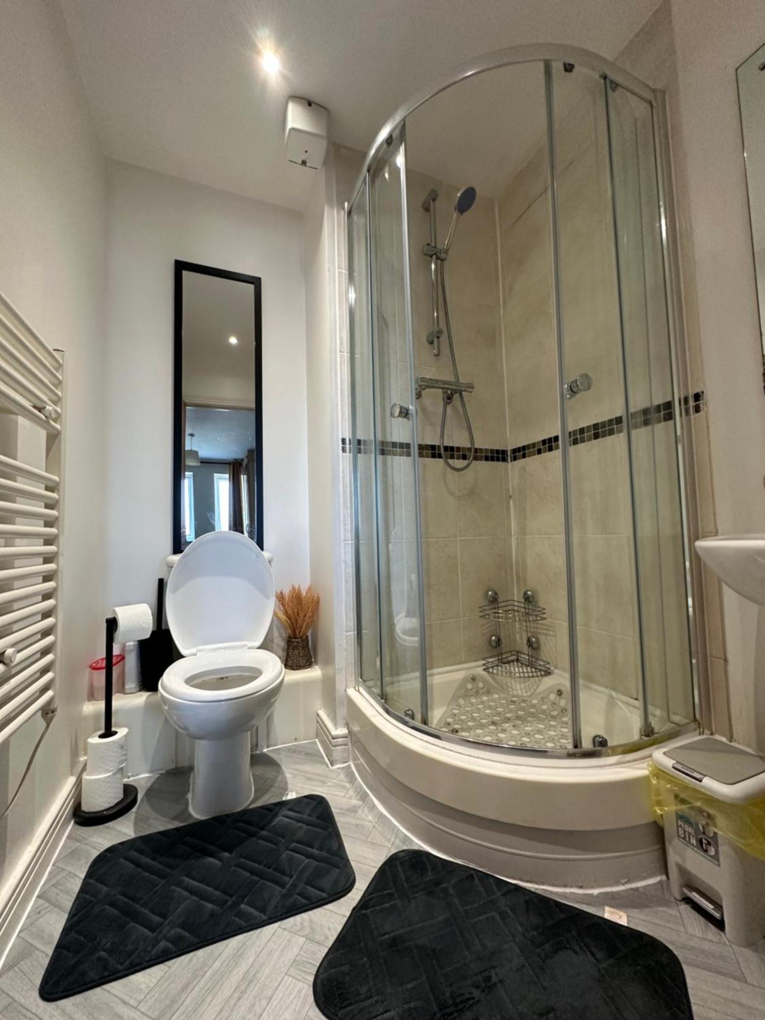 Abba Corner Apartment Лондон Екстериор снимка