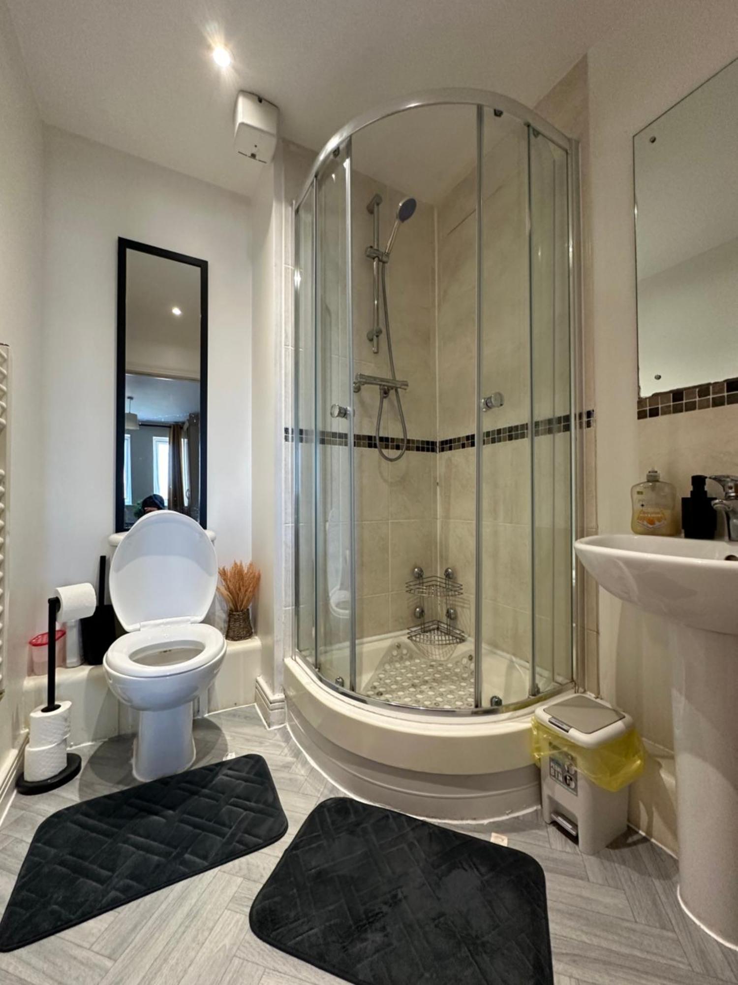 Abba Corner Apartment Лондон Екстериор снимка