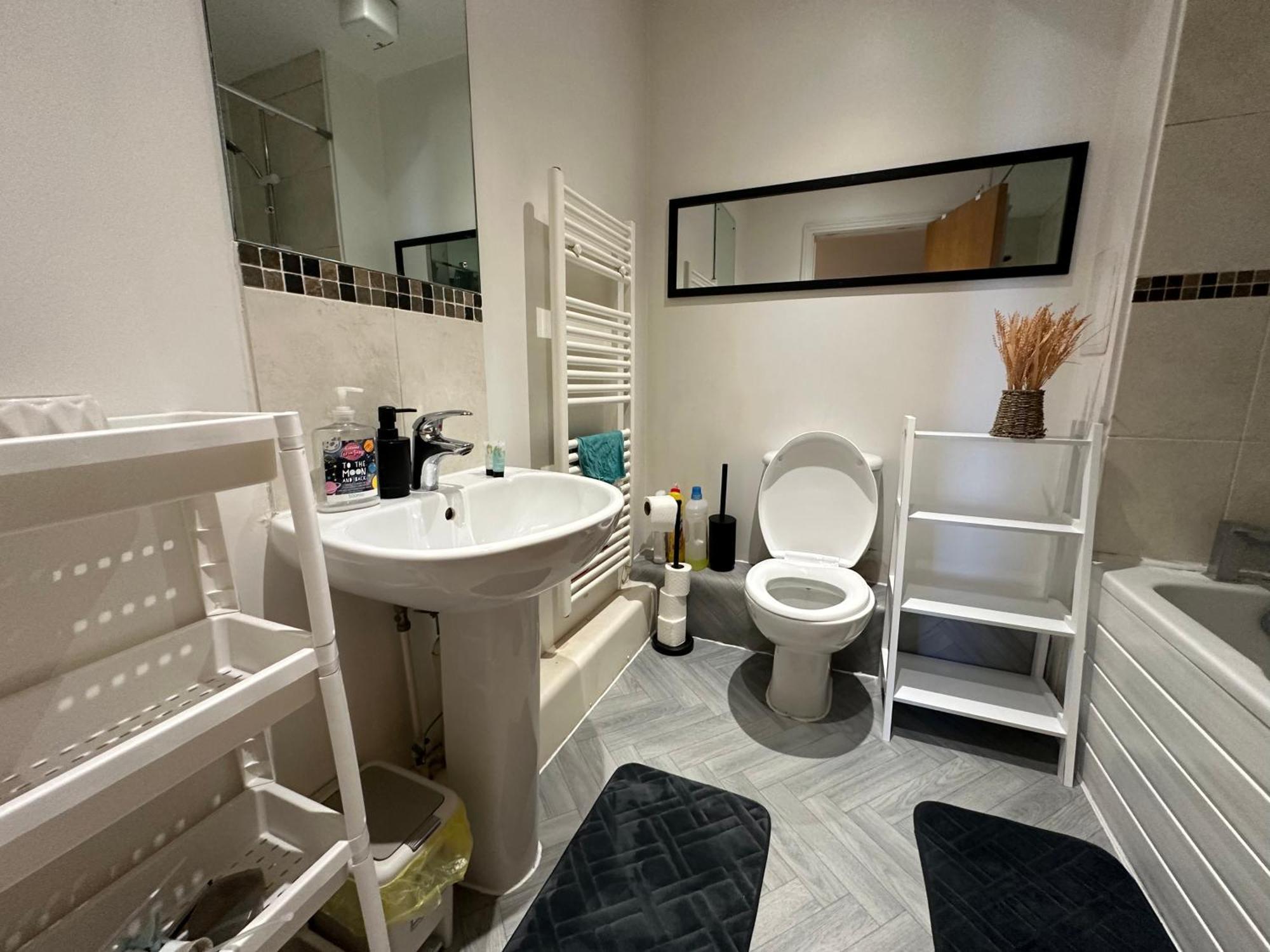Abba Corner Apartment Лондон Екстериор снимка